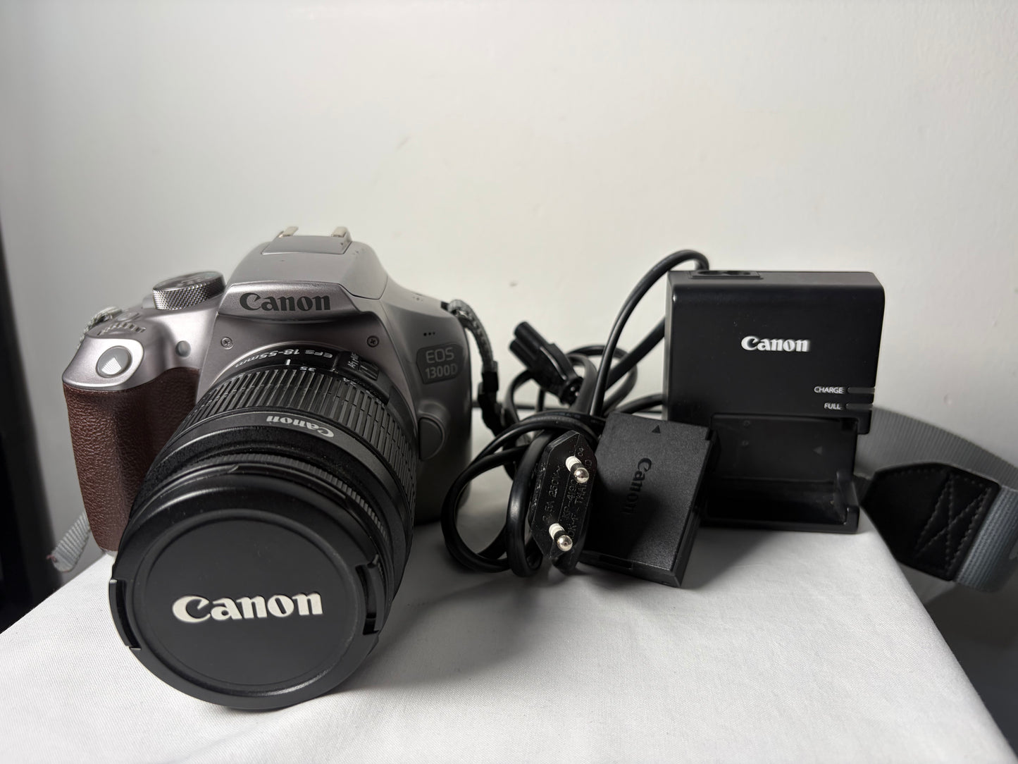 Appareil photo numérique reflex Canon EOS 1300D