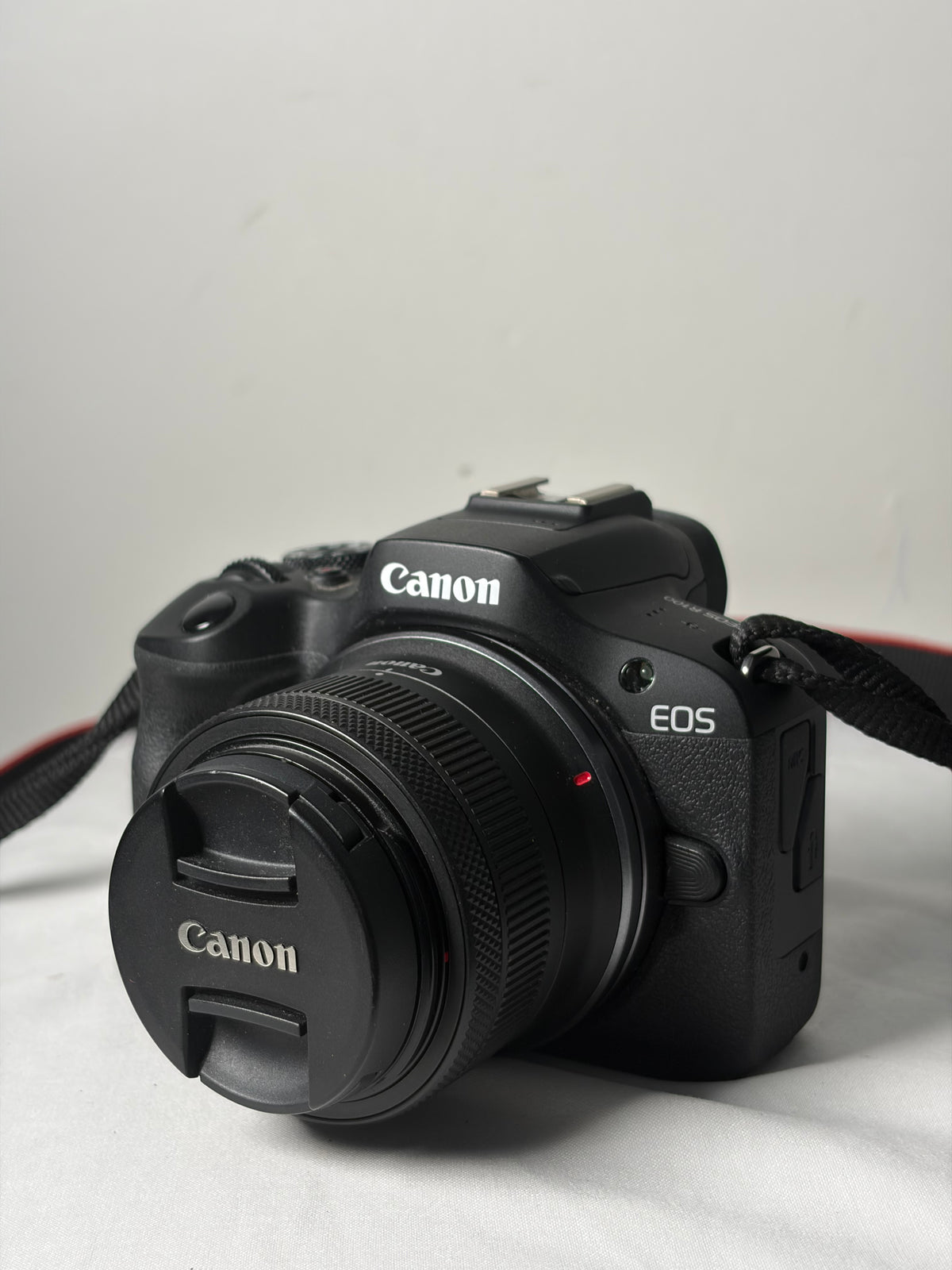 Appareil photo numérique hybride Canon EOS R100 + objectif 18-45 mm