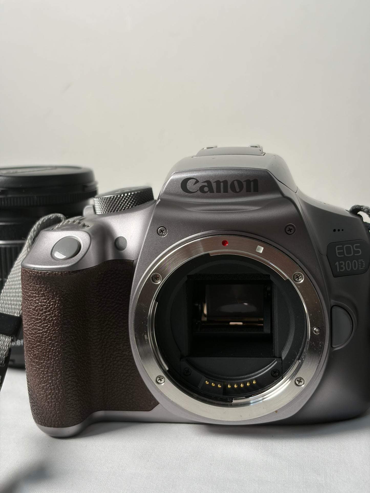 Appareil photo numérique reflex Canon EOS 1300D