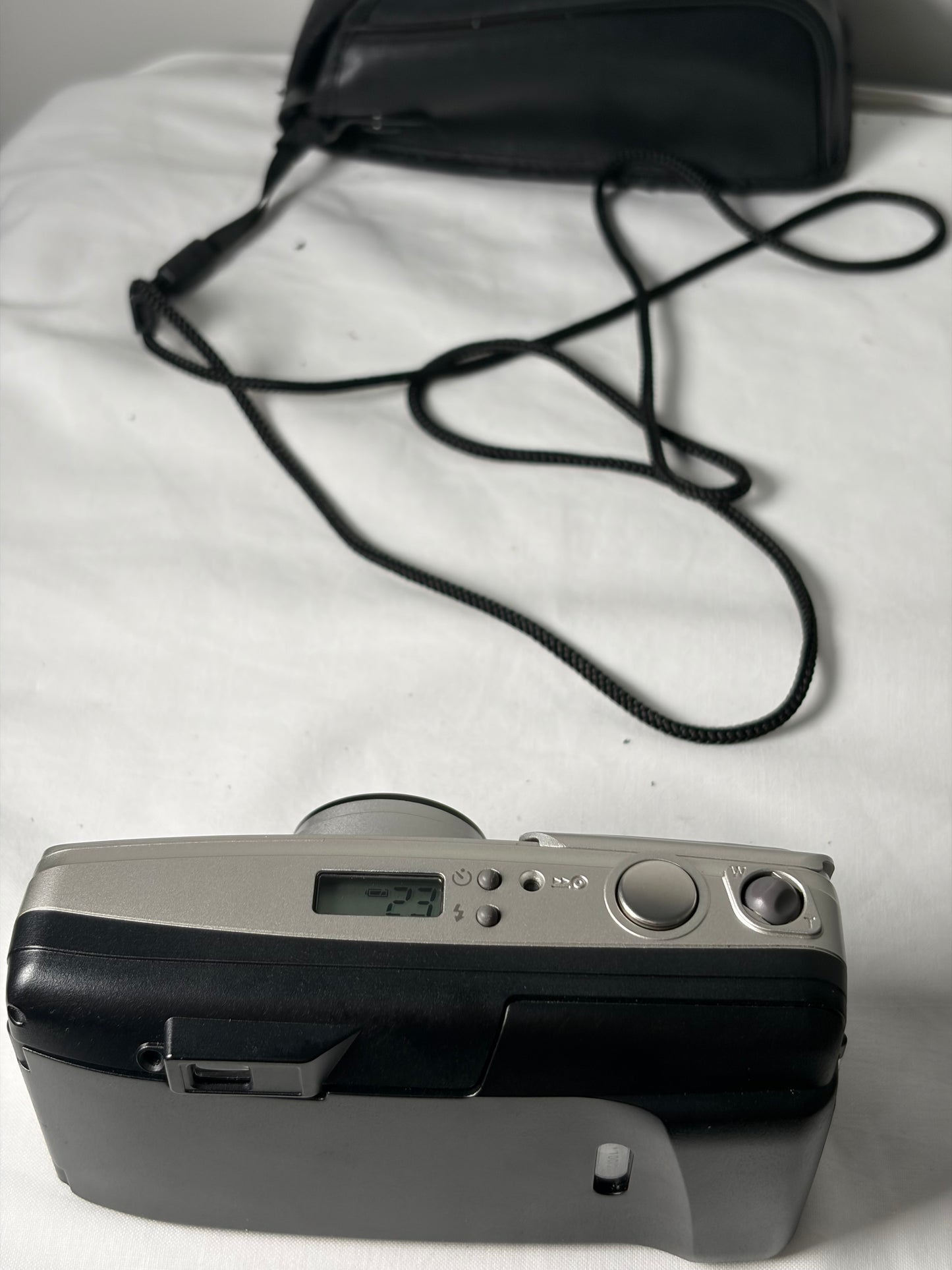 Appareil photo numérique compact Olympus Superzoom 76G