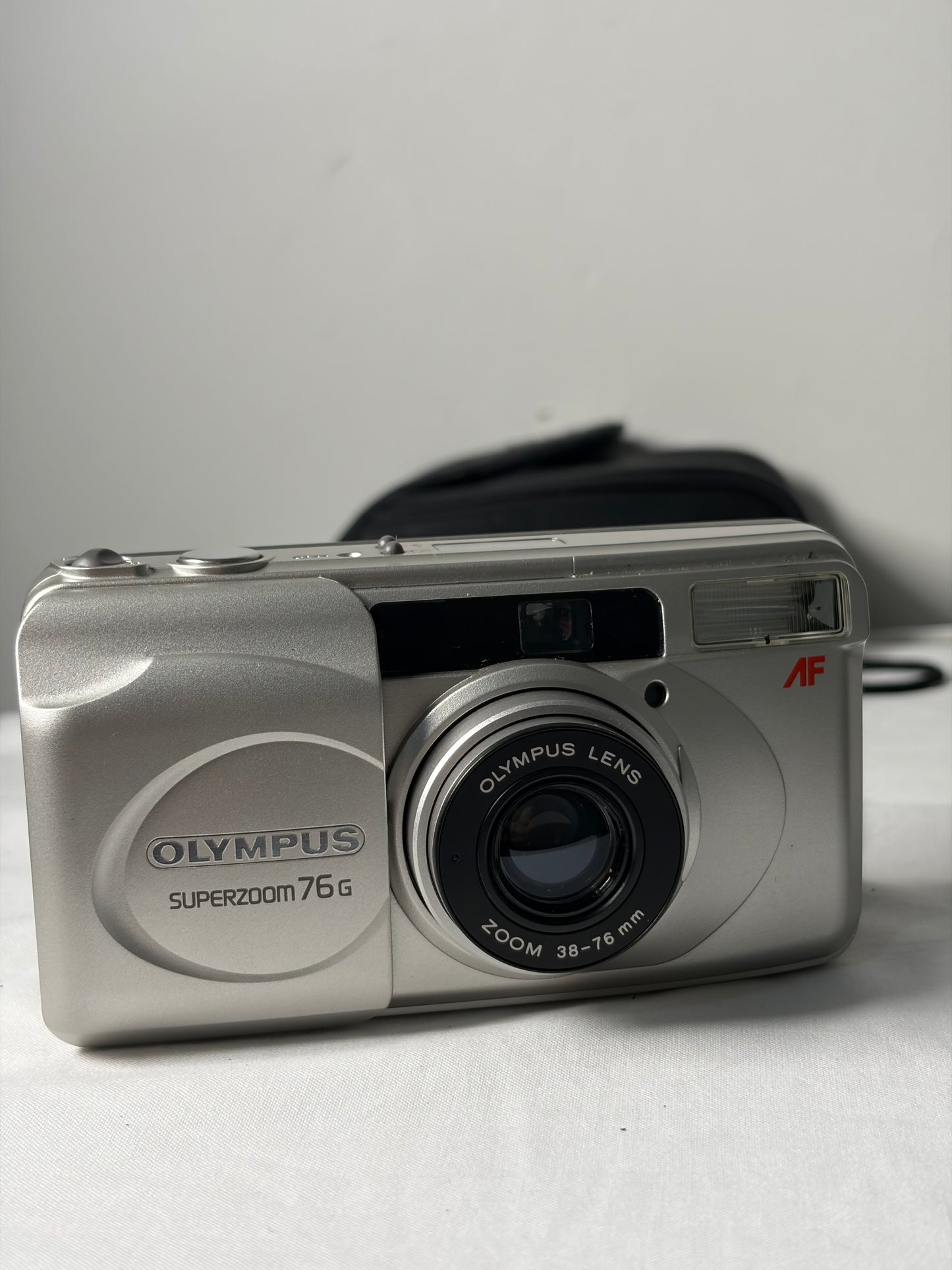 Appareil photo numérique compact Olympus Superzoom 76G