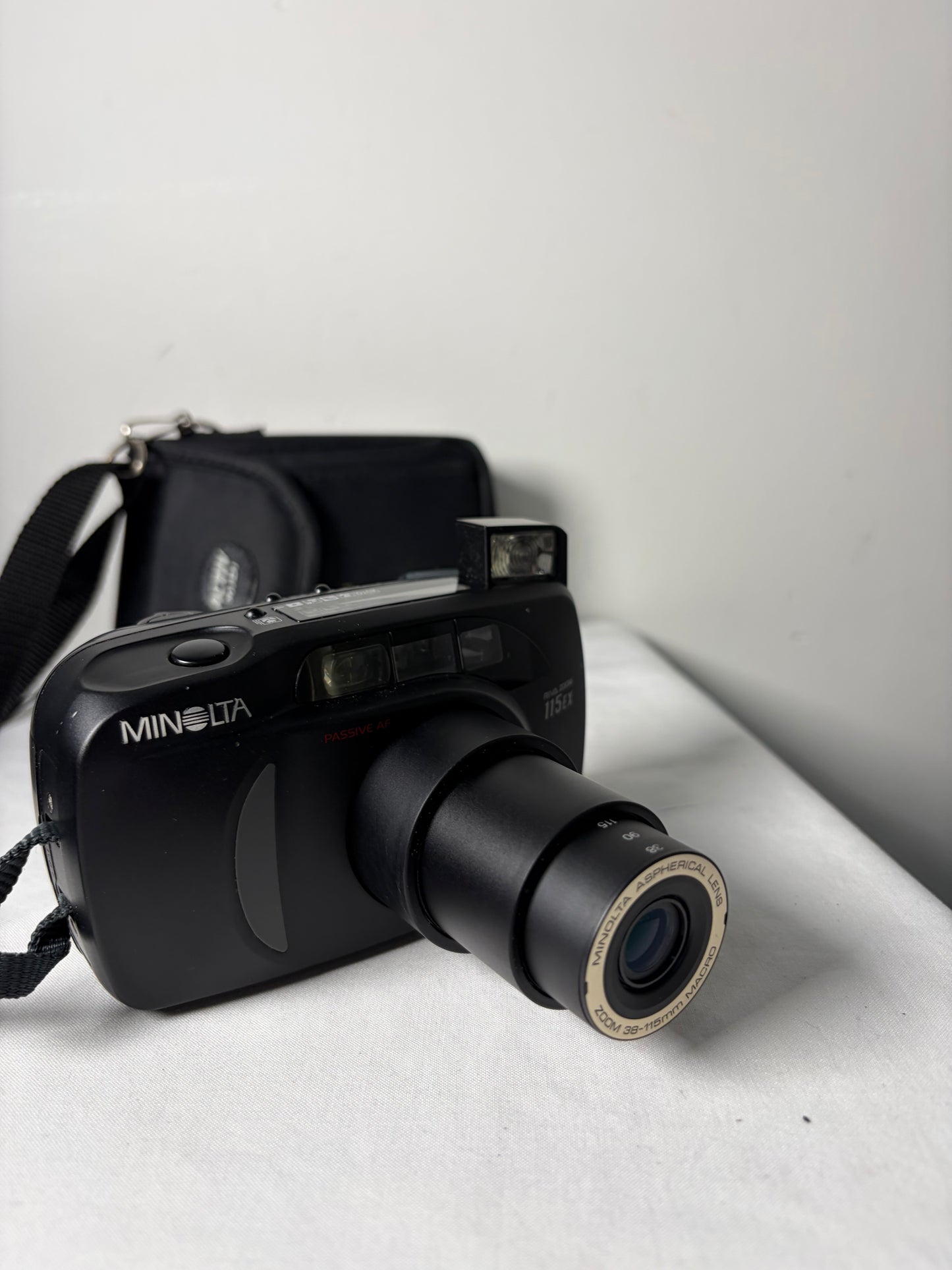 Appareil photo argentique compact Minolta Riva Zoom 115 EX