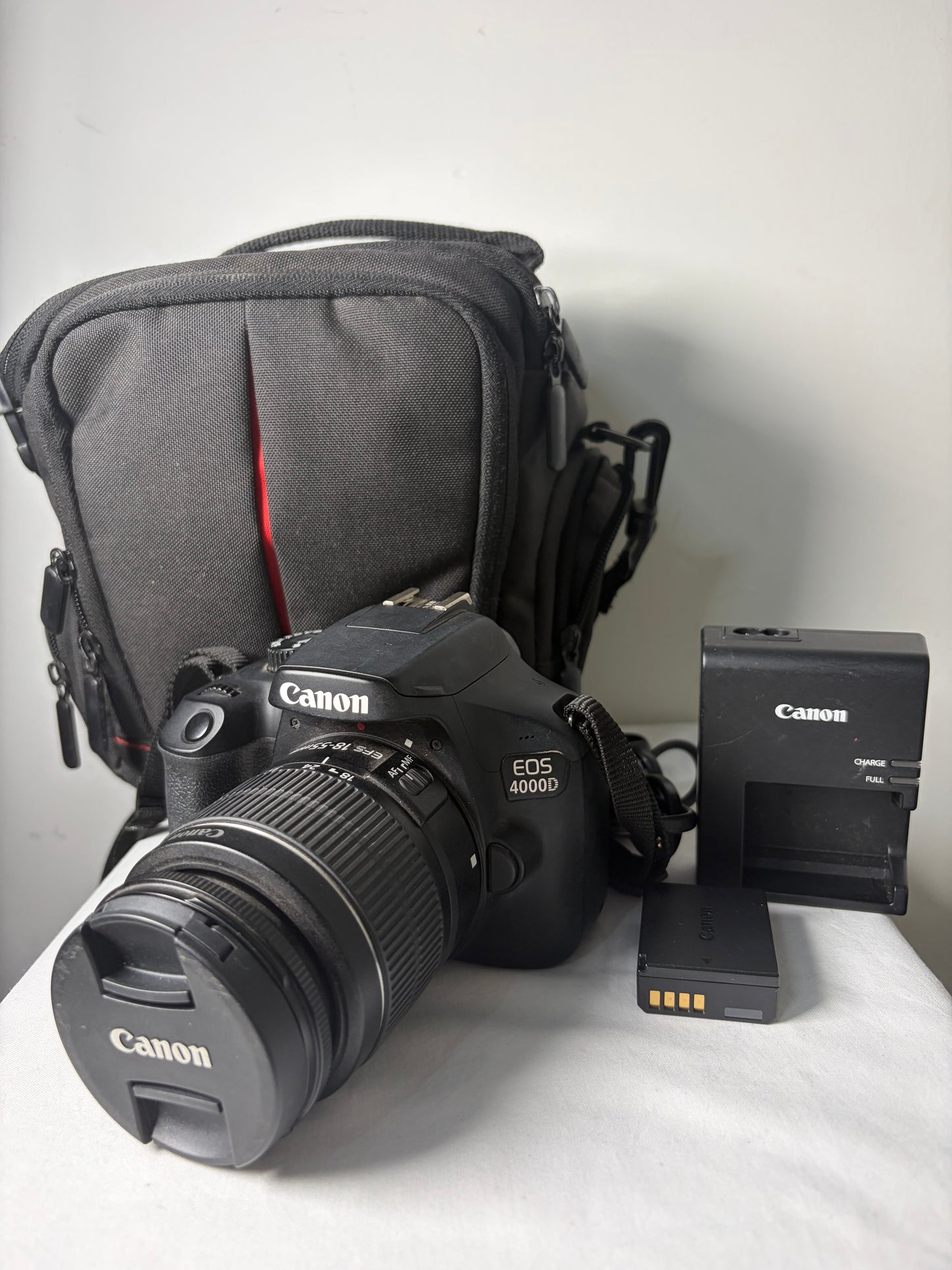 Appareil photo numérique reflex Canon EOS 4000D