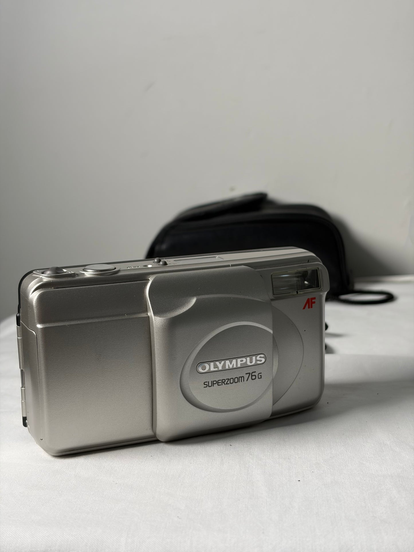 Appareil photo numérique compact Olympus Superzoom 76G