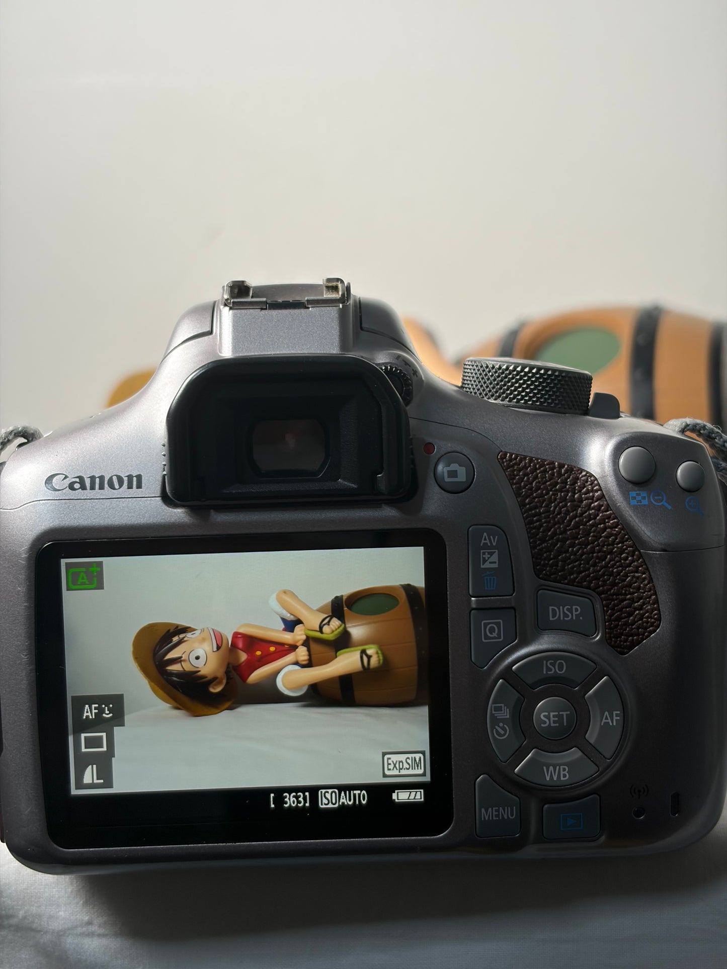 Appareil photo numérique reflex Canon EOS 1300D