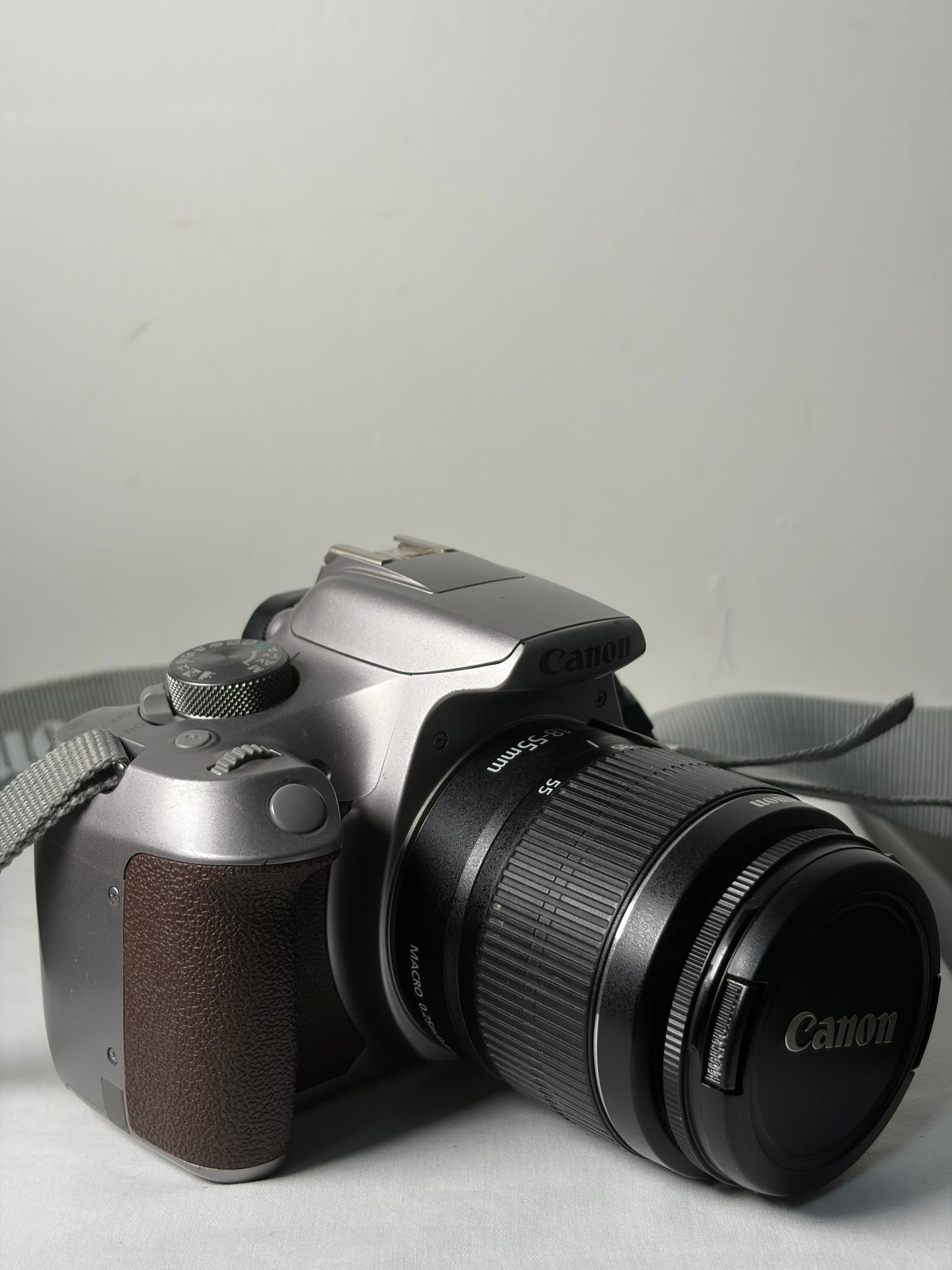 Appareil photo numérique reflex Canon EOS 1300D