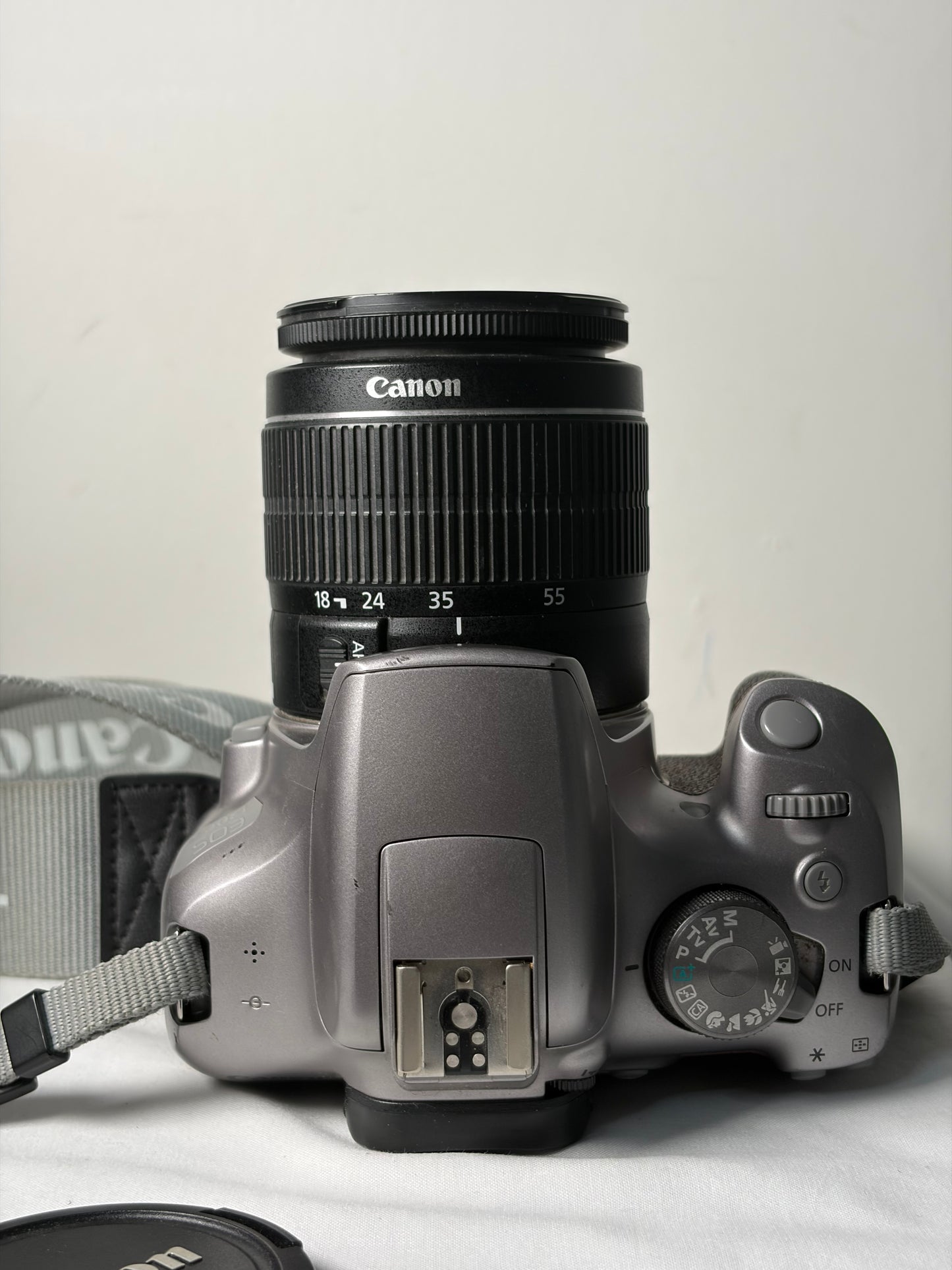 Appareil photo numérique reflex Canon EOS 1300D